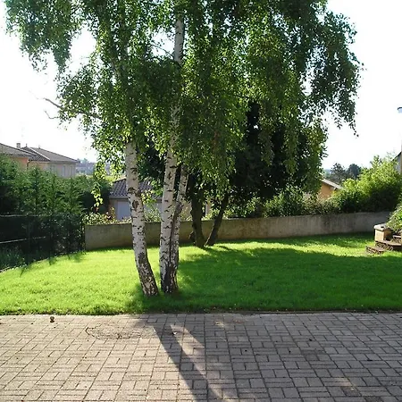 D'hotes Le Bouchon Genassien Bed & Breakfast